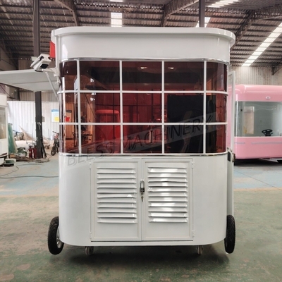 Ristorante all'aperto Custom Food Trailer con tutta l'attrezzatura della cucina e a Miami