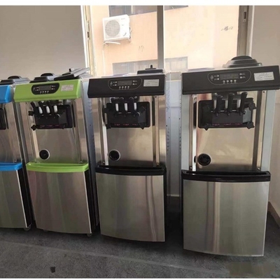 Macchina per gelati morbidi con 3 sapori e 1 miscela Capacità 120 KG