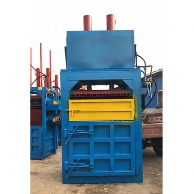 2022 Ultima tecnologia Piccolo balenatore di fieno a bale con compactore idraulico