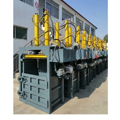 2022 Ultima tecnologia Piccolo balenatore di fieno a bale con compactore idraulico