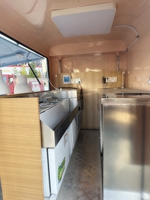 Attrezzature personalizzate Modern Food Crepes Trailer per la migliore vendita 35km-75km/h velocità