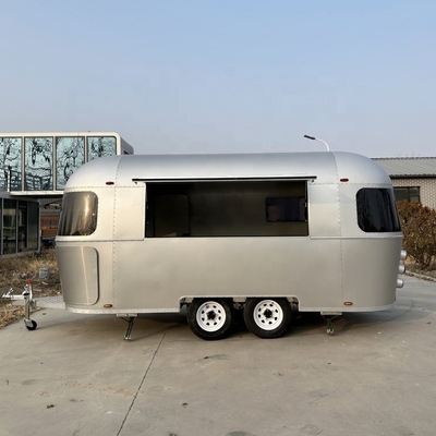 Rivoluzionate i vostri servizi di ristorazione con Airstream Beach Food Truck e Full Kitchen