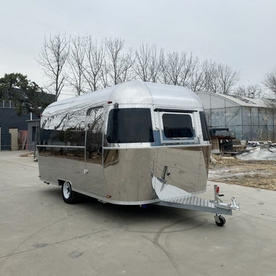 Rivoluzionate i vostri servizi di ristorazione con Airstream Beach Food Truck e Full Kitchen