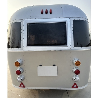 Rivoluzionate i vostri servizi di ristorazione con Airstream Beach Food Truck e Full Kitchen