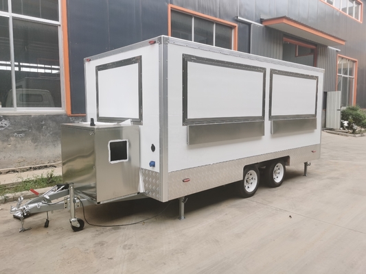 Produrre cibo per carrello di pizza mobile