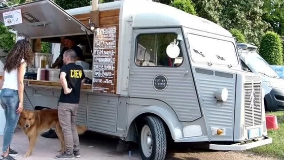 Food Trailer Vintage Mobile Vendite di vari prodotti su misura Citroen HY Van