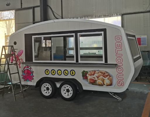 Camionetto elettrico multifunzione per la vendita di pneumatici a vuoto